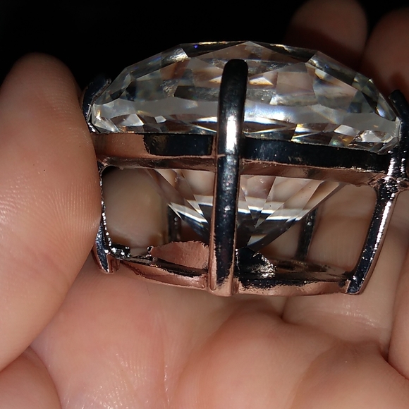 Giant Diamond-like Choker - Picture 3 of 4